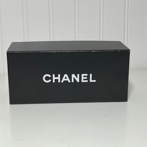 Reg. Chanel Sunglasses Eyeglass Quilted Tufted Case, Storage bag, box, cloth LN